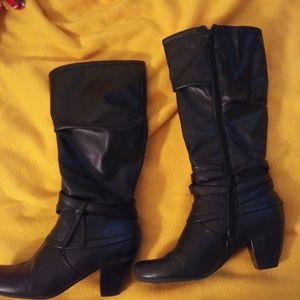 Women's leather boots